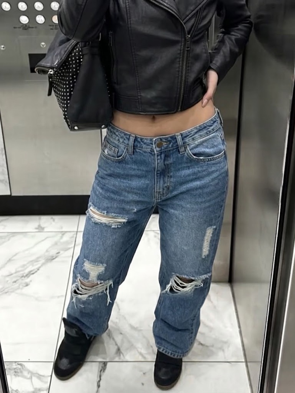 3/$30 🎀 Ripped Medium Wash Boyfriend Jeans